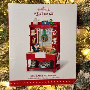 Mrs Claus's Kitchen RARE Hallmark Ornament